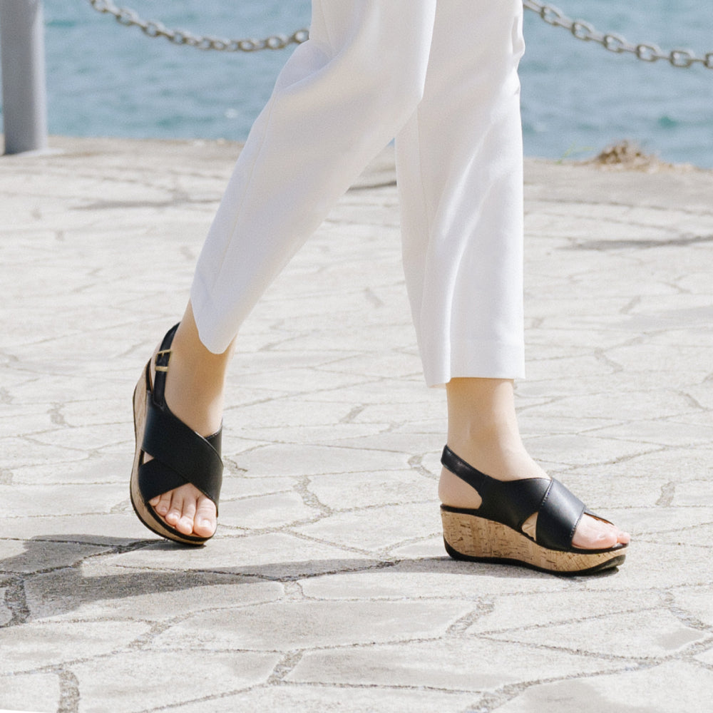 Ibiza Cross Straps Wedge Sandals (Nero) – bussola