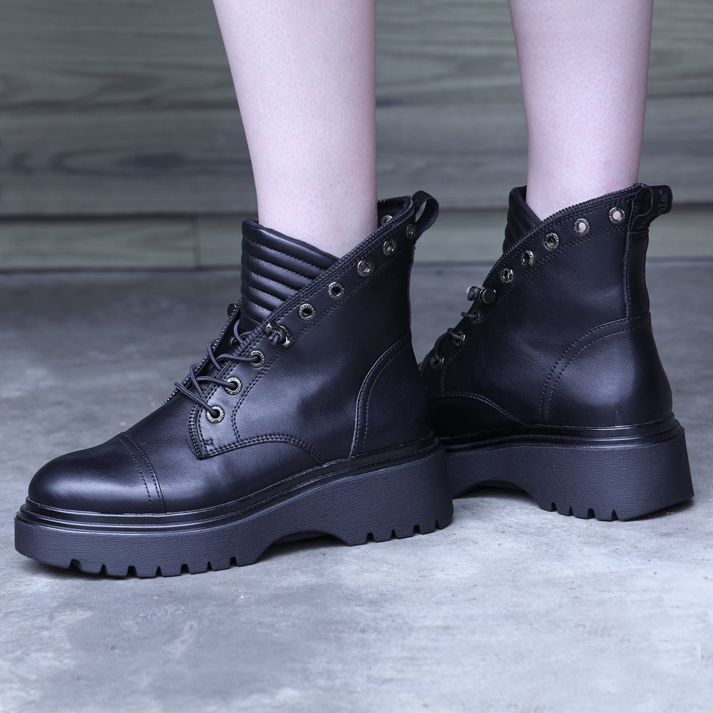 ルブタン ブーツ Brodeback Lug 3230832 Boots En Hiver Lug - Low boots - Calf leather - Black - Women